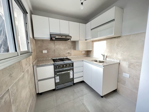 Imagen 3 de 11 de Departamento Venta 2 Amb Villa Del Parque C/balcón