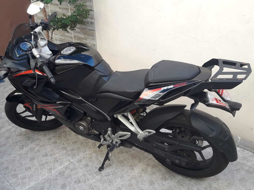 Imagen 2 de 11 de Rouser Rs200