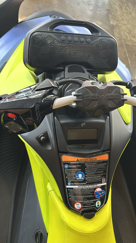 Seadoo Jet Ski Spark Trixx 3up Com Som De Fábrica 2024