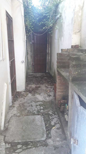 Casa En Zona Comercial, Y Avenida Principal!