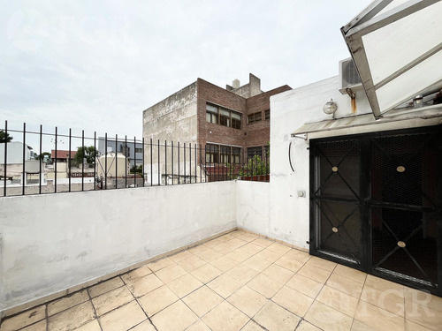 Casa Multifamiliar En Valentín Alsina