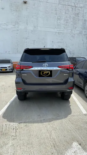 Toyota Fortuner 2.4 Diésel Srv 4X2
