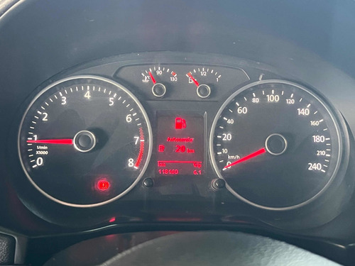 Imagen 20 de 22 de Volkswagen Gol Trend 2014 1.6 Pack I 101cv
