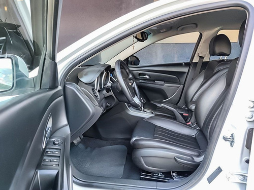 Imagem 4 de 14 de Chevrolet Cruze 1.8 Lt 16v Sedan