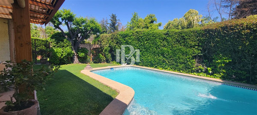 Casa En Venta De 4 Dorm. En La Reina