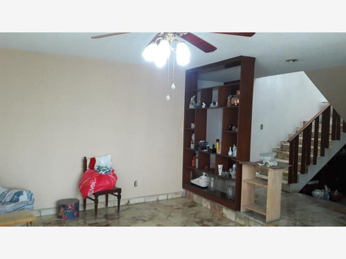 Imagen 11 de 14 de Bugambilias Casa Sola Amplia Ideal Para Negocio Con Alberca