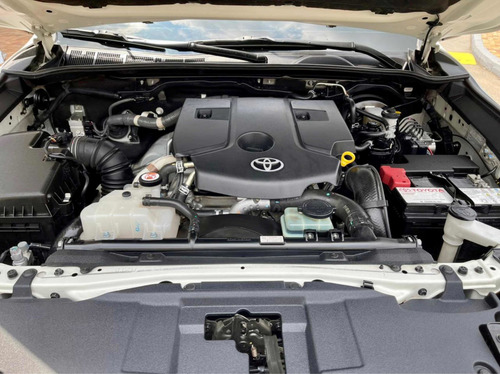Toyota Hilux 2.8 Srv Automatica 4x4