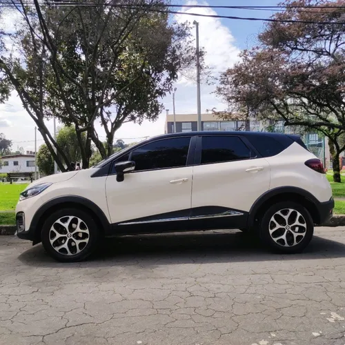 Renault Captur 2.0 Intens Automática