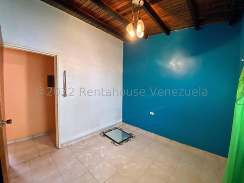 Imagen 12 de 30 de Casa En Venta Al Este De Barquisimeto Urbanización Cerrada Con Vigilancia Privada.gabriela C. #23-6871