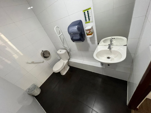 Imagen 8 de 22 de Excelente Oficina De 1.000 M2 En Arriendo/centro De Temuco