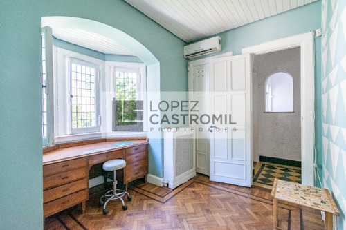 Imagen 11 de 15 de Casa Venta 8 Ambientes Belgrano Balcón Aterrazado Al Frente Todo Luz Y Sol Excelente Distribución Toilette Suite Doble Circulación Patio Lavadero Baulera Lote Propio Unica Oportunidad