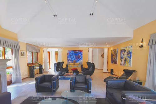 Chalet En Venta Cinco Dormitorios Y Doble Dependencia En Golf Punta Del Este