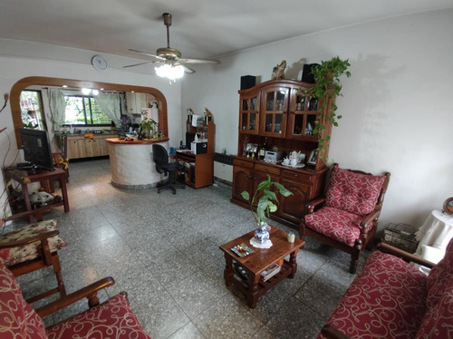 Imagen 2 de 16 de Casa - Gregorio De Laferrere