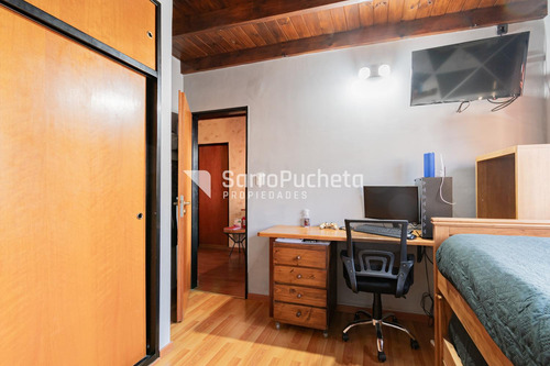 Venta Triplex 5 Ambientes Con Patio Y Cochera En Castelar.