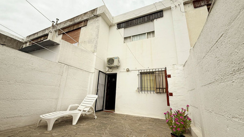 En Venta Casa Duplex En Barrio Terminal 2 Dorm.