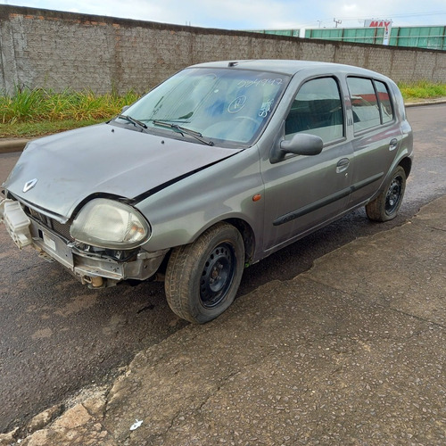 Imagem 1 de 5 de Sucata Renault Clio 2001 Para Vendas De Peças