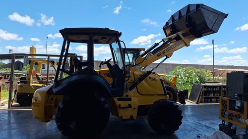Carregadeira New Holland B110b 2020 4x4 Caç.1m3 7.2t.1º Dono