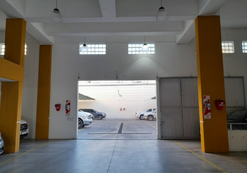 Garage Con Espacio Aereo Aprobado En Excepcional Ubicacion