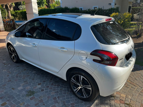 Peugeot 208 1.6 Feline