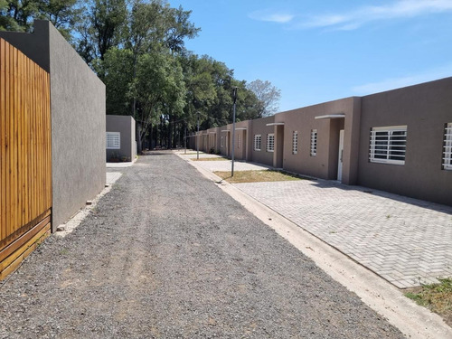 Imagen 24 de 26 de Casa En Venta 3 Ambientes- Grand Bourg