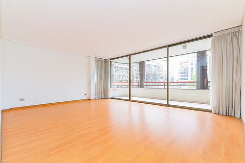 Departamento En Arriendo De 3 Dorm. En Las Condes