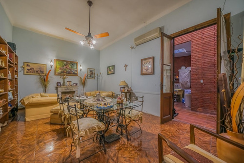 Venta Ph Tipo Casa 4 Ambientes Colegiales Cochera Y Patio
