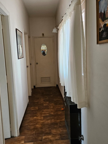 Casa Céntrica Haedo.6 Amb 240mts 180 Cubiertos 4 Dorm .3 Baños.garage.apta Credito. Luminosa.amplia.buena Distribucion Y Triple Circulacion ( Para Vivienda.oficina O Estudio).