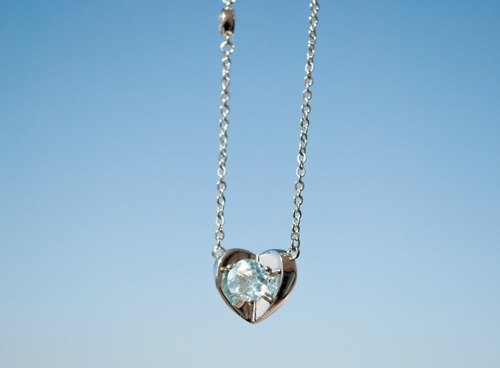 Imagen 2 de 3 de Collar Clavicula Corazón Topacio Azul Cielo Y Circón Ley 925