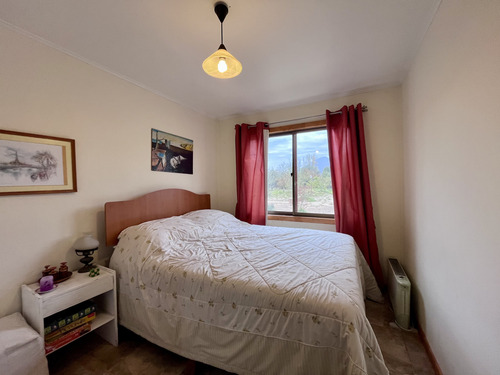 Casa Cómoda Con Plantación De Nogales En Producción