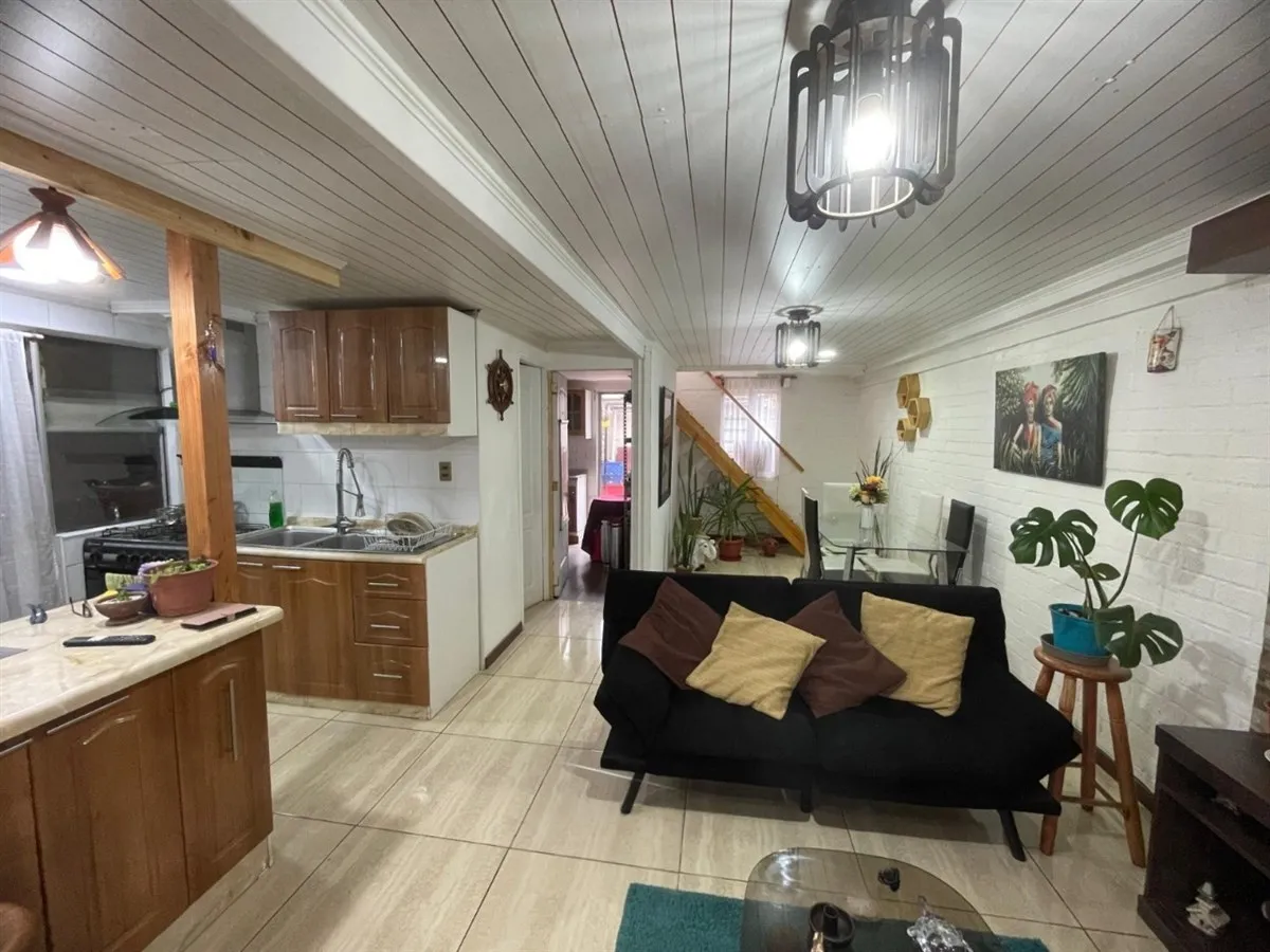 Imagen 3 de 7 de Casa Venta 5 Dormitorios, 2 Baños, Estacionamiento, Limache