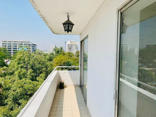 Imagen 5 de 12 de Departamento Con Excelente Ubicación En Providencia