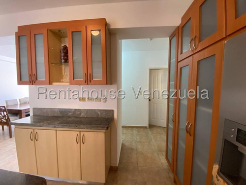 Casa En Venta En Alto Hatillo. Cecilia Gutierrez. 25-14886