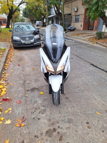 Kymco X-town 250i. Impecable. Incluye Baúl Trasero Y 3 Casco