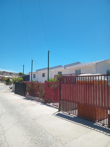 Casa En Arriendo De 2 Dorm. 2b 3e Canal Beagle Viña Del Mar