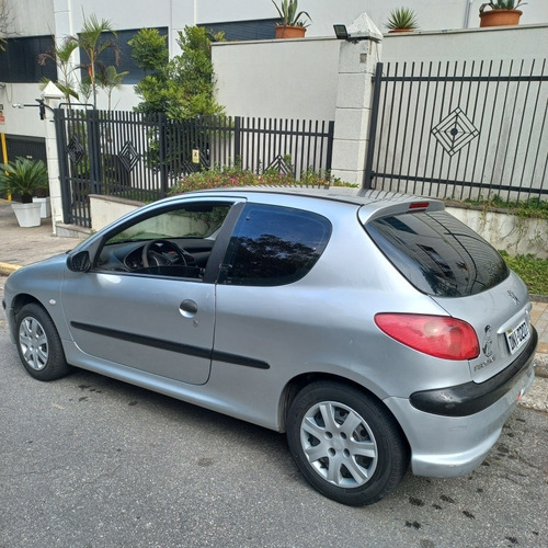 Imagem 6 de 8 de Peugeot 206 2004 1.0 Basico 2 Portas Com Vidros E Travas