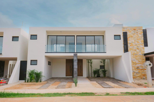 Casa En Venta En Cholul En Mérida,yucatán