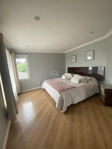 Casa En Arriendo De 3 Dormitorios En Santo Domingo