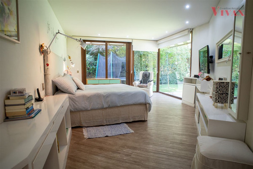 Casa En Venta De 5 Dorm. En Vitacura