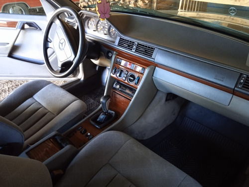 Mercedes E300