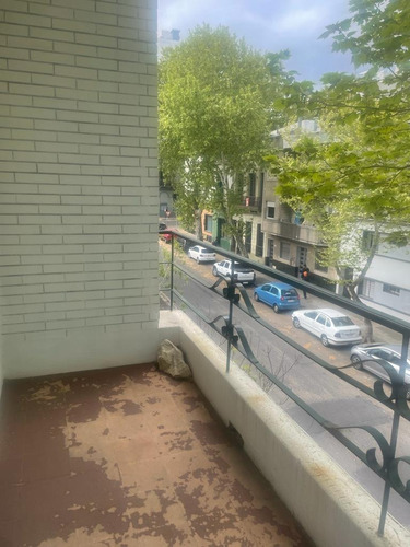 Imagen 8 de 14 de Venta - Apartamento 2 Dormitorios, Con Balcón Al Frente, En Barrio Sur.