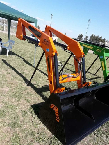 Pala Cargadora Frontal De 4 Cilindros Para Tractores +150hp