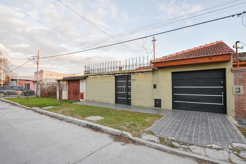 Casa En Venta - Berisso