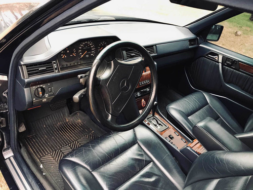 Mercedes Benz E320