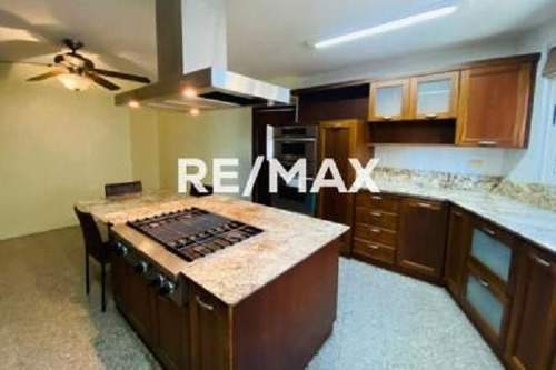 Imagen 4 de 7 de Apartamento En Alquiler Avenida El Milagro Marisabel Fernandez