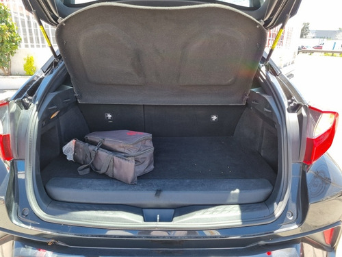 Imagen 9 de 14 de Toyota C-hr Base