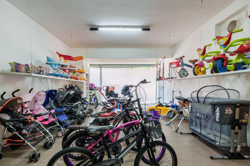 Galpón En Venta Barrio Arroyito Local Comercial Y Departamento 2 Dormitorios