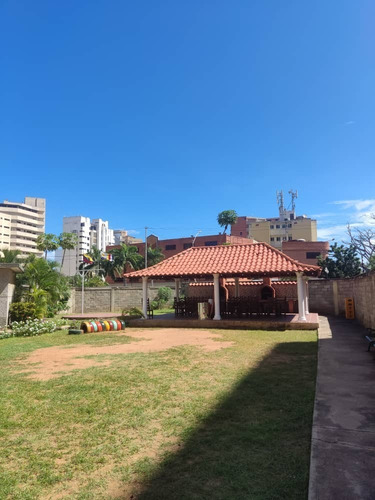 Imagen 14 de 19 de Apto Remodelado En Urb Playa Grande