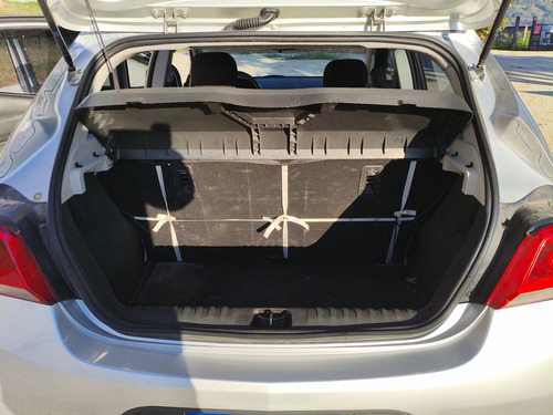 Chevrolet Onix 1.4 Advantage Aut. 5p