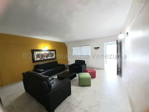 Imagen 14 de 30 de * Casas En Venta * En Avenida Libertador Barquisimeto , Lara Codigo # 23-6028 Mas Informacion :: 412 - 1498654 , Katty Vasquez Rentahouse Co.