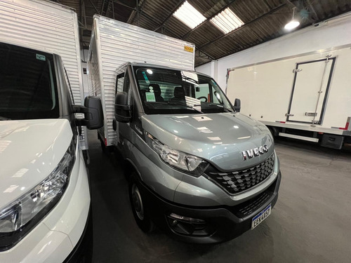 Iveco Daily 35-150 Ano 2022 Novissima Com Bau 4,5m